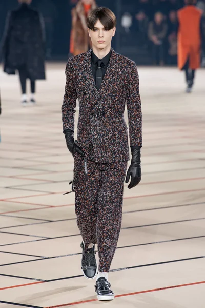 Look 29